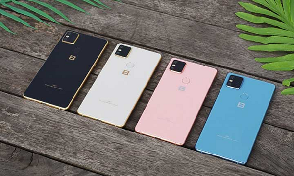 Bphone B86 tạo nên trào lưu chụp ảnh "đóng băng khoảnh khắc" và những tính năng như chụp sản phẩm, sMacro... Bên cạnh đó, B86 được Bkav công bố là thiết bị đầu tiên không có phím bấm mà chỉ có một "nút" vật lý rất nhỏ ở cạnh trái.