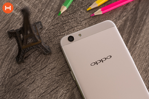 Ở vị trí cuối cùng trong bảng xếp hạng là Oppo với 29.9 triệu máy bán ra và 8,2% thị phần.