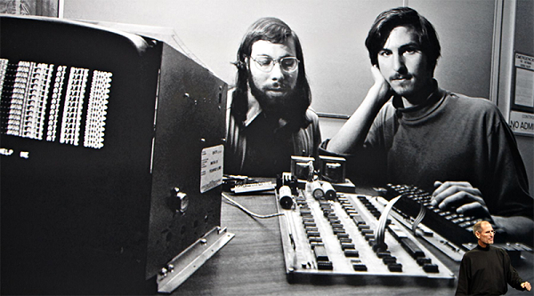 Các chuyên gia Apple đã phục hồi lại chiếc máy tính này về trạng thái ban đầu trước khi đem ra bán đấu giá. Kiểm tra tình trạng hoạt động trong 8 giờ liên tục mà không phát sinh bất kỳ vấn đề gì.