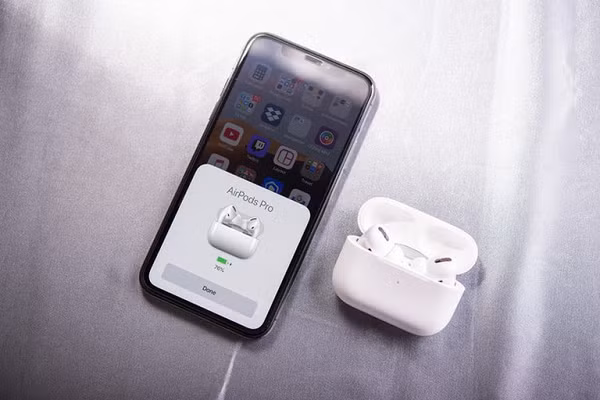 Theo dự kiến, Airpods Pro "Lite" sẽ ra mắt trong năm nay, tuy nhiên do doanh số Airpods Pro lại vượt cả mong đợi nên phiên bản "Lite" sẽ ra mắt trong năm 2021.