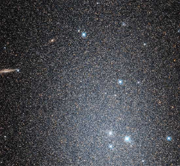 Caldwell 17 (NGC 147) là thiên hà lùn cách Trái đất khoảng 2,5 triệu năm ánh sáng, vệ tinh của thiên hà Andromeda. Thiên hà được phát hiện bởi nhà thiên văn học John Herschel vào tháng 9/1829.