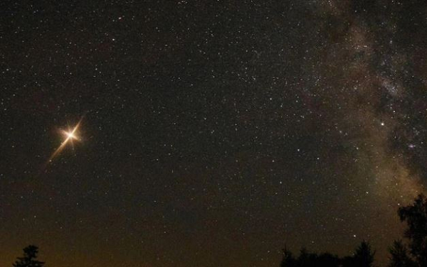 Sau đó, sao Mộc và sao Thổ sẽ không đến sát gần nhau trên bầu trời đêm của chúng ta cho đến tận năm 2400.