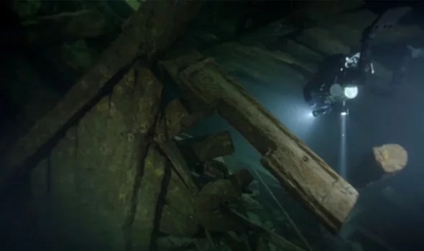 Con tàu chiến Mars của vua Thụy Điển bị đắm từ thế kỷ 16 đã bất ngờ xuất hiện trước mắt các nhà khoa học trong một cuộc khảo sát ở biển Baltic, khu vực gần bờ biển nước Anh.