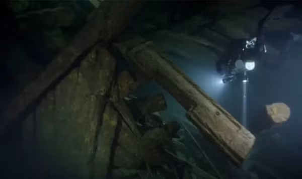 Con tàu chiến Mars của vua Thụy Điển bị đắm từ thế kỷ 16 đã bất ngờ xuất hiện trước mắt các nhà khoa học trong một cuộc khảo sát ở biển Baltic, khu vực gần bờ biển nước Anh.