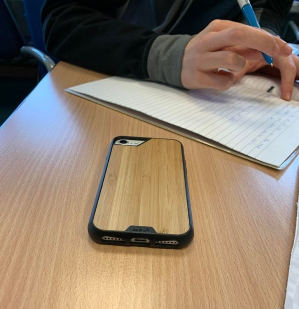 Chiếc điện thoại này thực sự là một bậc thầy ngụy trang trong tự nhiên.