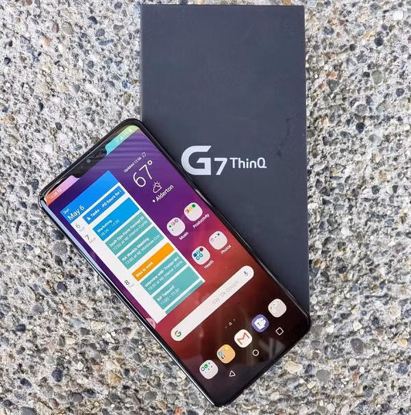 Những sản phẩm này cũng đi kèm với máy ảnh đa năng và thời lượng pin khá. Cụ thể, G8 ThinQ có màn hình hiển thị tốt hơn, pin lớn hơn và chip nhanh hơn, nhưng nó có thể vẫn đắt hơn một chút ngay cả khi đã ra mắt hơn 1 năm. Nếu có thể tìm thấy mức giá tốt hơn nữa, người dùng có thể nghĩ đến V30 hoặc V35 ThinQ cũng rất đáng để xem xét.