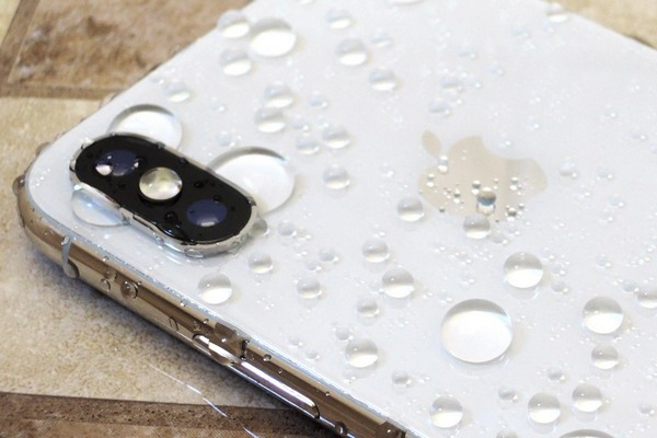 iPhone luôn khiến người dùng phải trầm trồ về độ bền bất ngờ dù trải qua những tai nạn hy hữu.