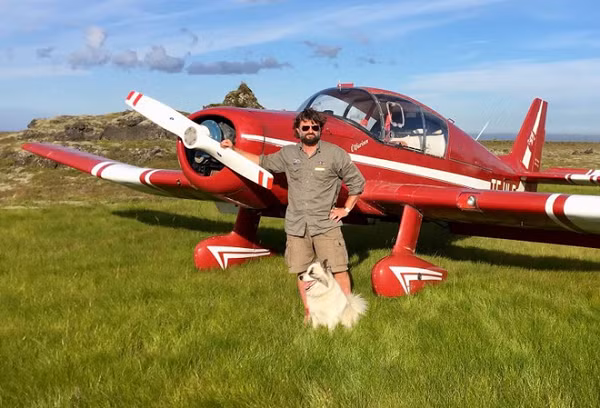 Trước đó, vào tháng 9 năm ngoái, nhiếp ảnh gia Haukur Snorrason cũng tìm thấy chiếc iPhone 6S Plus của mình bị rơi khỏi máy bay khi anh đang chụp ảnh ở Nam Iceland.