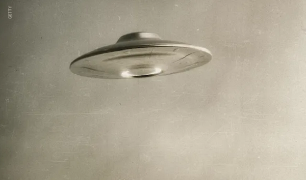 Người ta nghĩ rằng hầu hết các lần nhìn thấy UFO xảy ra vào tối thứ sáu - điều mà một số người cho là có liên quan đến khoảng thời gian nhiều người đi uống rượu sau giờ làm việc.