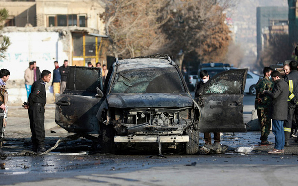 Tuy nhiên, Apple hiện chỉ có khoảng vỏn vẹn 1% thị phần smartphone tại quốc gia tỉ dân. Nguyên nhân của việc này là do iPhone có giá thành vượt quá khả năng mua sắm của phần lớn người tiêu dùng Ấn Độ.