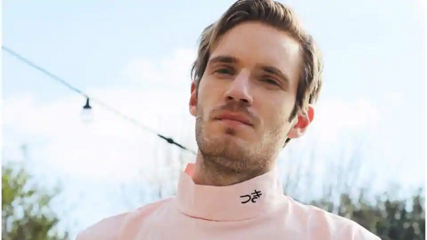  Pewdiepie đã bất ngờ trở thành người đàn ông đẹp trai nhất 2020, vượt qua nhiều tên tuổi như Thor (Chris Hemsworth), các thành viên của nhóm BTS hay cả Superman (Henry Cavill). Trong khi đó, những cái tên đình đám như David Beckham chỉ đứng thứ 26.
