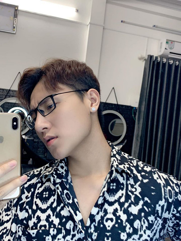 Tính đến nay, tài khoản của anh chàng đã thu hút 100.000 lượt theo dõi. Các video "thả thính" của Khoa Vương cũng trở thành trào lưu khiến nhiều Tiktoker khác làm theo.