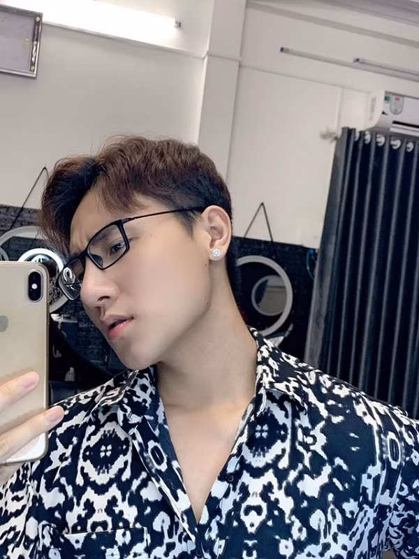 Tính đến nay, tài khoản của anh chàng đã thu hút 100.000 lượt theo dõi. Các video "thả thính" của Khoa Vương cũng trở thành trào lưu khiến nhiều Tiktoker khác làm theo.