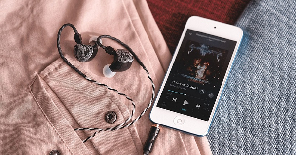 iPod Touch thế thệ thứ 7 có giá là 488 USD.