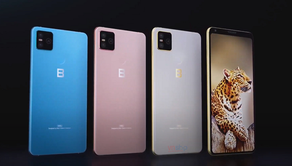 Khẳng định lại chất lượng của những chiếc Bphone, ông Quảng giải thích: “Chúng tôi chọn bắt đầu từ sản phẩm cao cấp, thay vì giá rẻ như mọi người thường nghĩ".