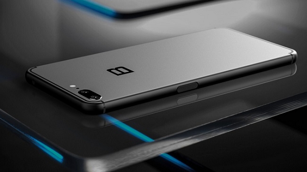 Về marketing ông Quảng cho rằng giai đoạn này BKAV đang tập trung nguồn lực đầu tư vào sản phẩm, đặc biệt là nghiên cứu công nghệ lõi (R&amp;D) nên việc đầu tư vào marketing cũng cần có những tính toán kỹ.