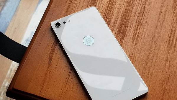 Theo CEO Nguyễn Tử Quảng, do Bphone sản xuất số lượng giới hạn nên không có chuyện... giảm giá.