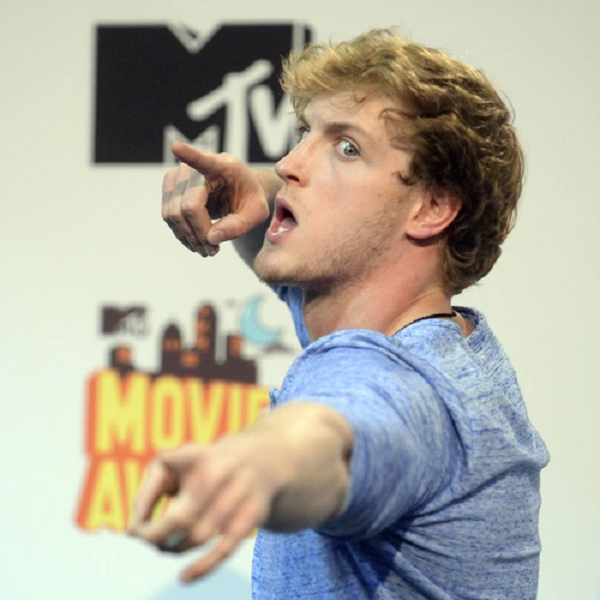 Logan Paul được biết đến là “trai hư” trong giới Youtuber. Sở hữu hơn 22 triệu lượt theo dõi, song Youtuber 25 tuổi này nổi tiếng theo cách tiêu cực, với vô số video gây tranh cãi, từ nhạy cảm đến phản cảm.