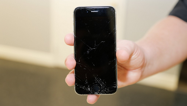 Các nhà nghiên cứu cho biết, nhờ công nghệ này màn hình có thể tự chữa 95% chỉ trong 20 phút.