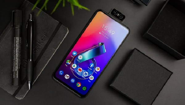 Mặt trước Asus Zenfone 6 là màn hình lớn kích thước 6,4 inch độ phân giải Full HD+, nhưng khá tiếc lại là tấm nền IPS LCD chứ không phải AMOLED như xu hướng hiện nay. Bù lại màn hình hỗ trợ HDR10 và cũng tích hợp cảm biến vân tay trong màn hình như các flagship khác.