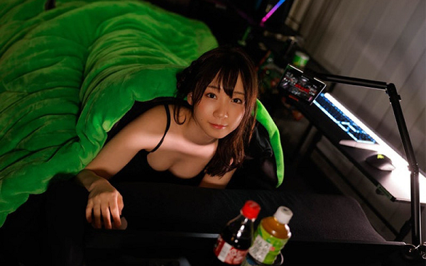 Công ty Bauhutte của Nhật Bản đã cho ra mắt sản phẩm phụ kiện chơi game cải tiến mới, mang tới cho các game thủ một không gian vui chơi ấm áp và thoải mái nhất trong mùa đông lạnh giá.