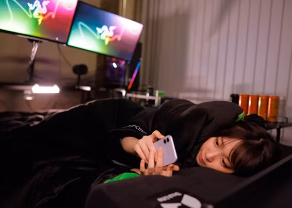 Chăn sử dụng một lớp lót lông cừu và một chất liệu mà nhà sản xuất Bauhutte gọi là "bông nhiệt", cho phép nó mang lại khả năng giữ ấm đặc biệt.