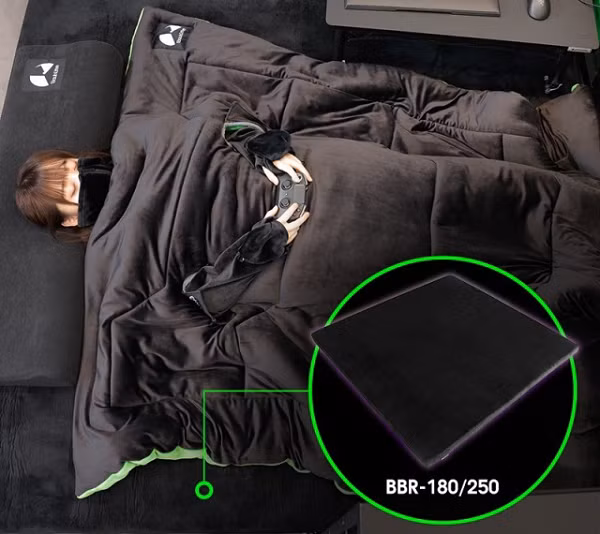 Thiết kế này giúp game thủ vừa ấm áp mà vẫn có thể chơi game một cách thoải mái nhất dù ở trạng thái nằm hay ngồi.