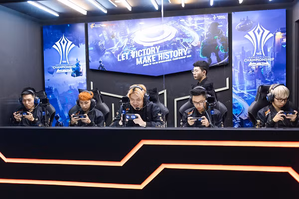 Tuy nhiên, Lai Bâng cũng chỉ mới "chân ướt chân ráo" gia nhập Liên Quân Mobile chuyên nghiệp chưa tròn 1 năm và thành tích mà anh cùng các đồng đội đã rất đáng nể.