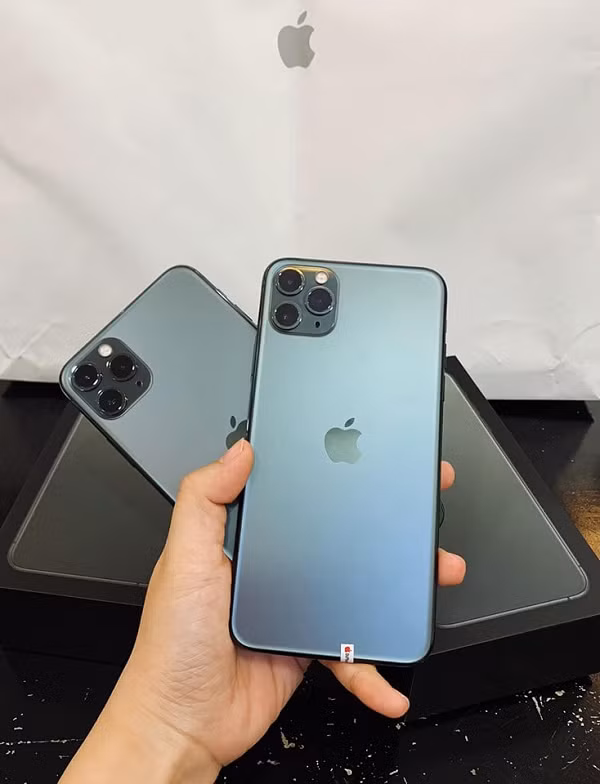 Trước đó, Apple cũng chính thức "khai tử" iPhone 11 Pro và iPhone 11 Pro Max sau sự kiện "Hi! Speed".