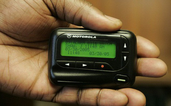 Tuy vậy, điểm trừ của thiết bị này chỉ cho phép người dùng nhận và đọc tin nhắn mà không thể phản hồi.