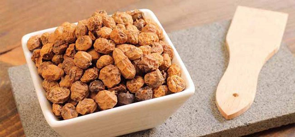 Củ gấu tàu ban đầu nó được trồng ở Ai Cập thời cổ đại. Thời nay củ gấu tàu phổ biến ở Tây Ban Nha. Loại củ có thể được sử dụng để làm sữa hoặc món ăn chay rất ngon.