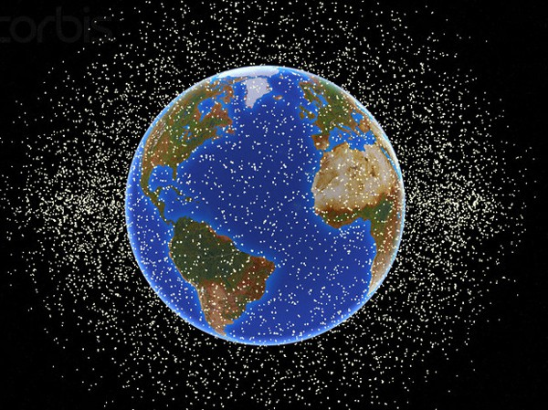 Một kịch bản về việc loài người sẽ bị nhốt bên trong bầu khí quyển vì hệ quả của rác thải vũ trụ đã được đưa ra vào năm 1978 bởi Donald Kessler, nhà nghiên cứu nổi tiếng của NASA. Lý thuyết của ông rất đơn giản. Ông cảnh báo có ngày rác sẽ quá nhiều đến nỗi cứ phóng vệ tinh lên không gian là sẽ va chạm vào vật thể khác.