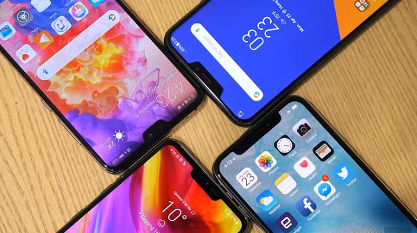 Các đối thủ của Apple là các hãng smartphone Android từ Xiaomi, Huawei, Oppo,…tới Samsung, LG và Google đều đem thiết kế này lên smartphone của họ. Sau này họ đã cải tiến và thu hẹp tai thỏ hoặc chuyển sang các biến thể giọt nước hoặc đục lỗ.