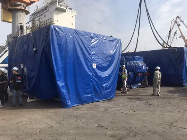 Để đưa máy xuống lòng đất ở ga ngầm S9-Kim Mã, MRB và các nhà thầu phải thực hiện phương pháp cuốn chiếu, vận chuyển máy bằng đường bộ rồi dùng cần cẩu nặng 500 tấn đưa dần từng bộ phận xuống tầng đáy của ga để lắp ráp.