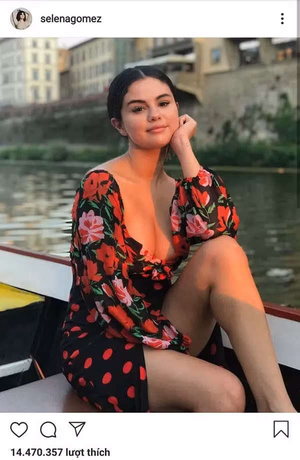 Vị trí thứ 9 là bức ảnh Selena Gomez đang tạo dáng bên một dòng sông ở Ý.