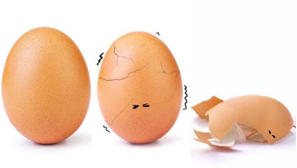 Quả trứng đã nứt vỡ do áp lực trên mạng xã hội. Đoạn video hướng người xem đến trang web của tổ chức phi lợi nhuận Mental Health America với lời nhắn "Hãy nói chuyện với ai đó nếu bạn đang phải vật lộn với tình trạng căng thẳng hay các vấn đề sức khỏe tâm thần khác".