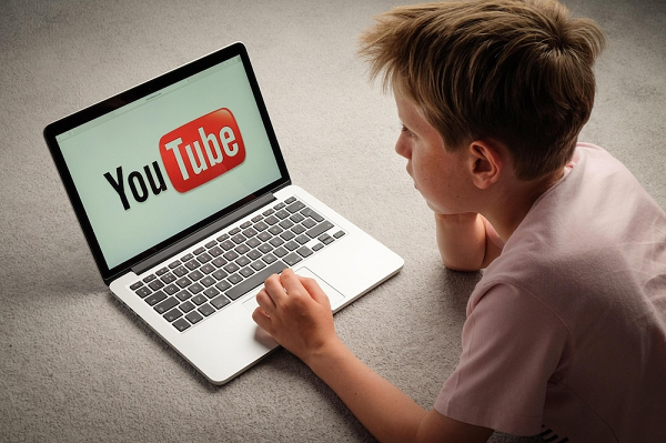 Để có một cộng đồng YouTube sạch, ngoài việc YouTube cần một cơ chế quản lý nội dung tốt hơn, mà người dùng cần mạnh tay tẩy chay những nội dung vô bổ, giật gân gây sốc, gây hại cho xã hội.