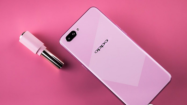 Oppo cho biết sẽ ra mắt mẫu Find X thế hệ tiếp theo vào quý I/2021. Đại diện công ty Trung Quốc cho biết việc trang bị chip mới cho model Find X hàng đầu giúp thiết bị tối ưu hóa trải nghiệm 5G, hình ảnh, AI và chơi game, cũng như xóa bỏ giới hạn giữa màn hình hiển thị và camera.