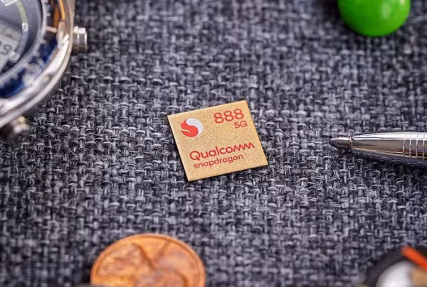 Xiaomi cũng sẽ ra smartphone chạy chip mới nhất của Qualcomm. "Mi 11 sẽ là một trong những thiết bị đầu tiên có Snapdragon 888", Lei Jun, người sáng lập và CEO của Xiaomi, cho biết.