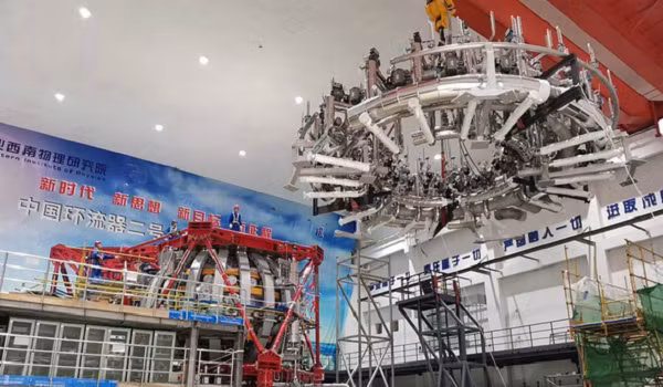 Dự án này là một phần của dự án Lò phản ứng thử nghiệm nhiệt hạch quốc tế (ITER), có trụ sở tại Pháp.