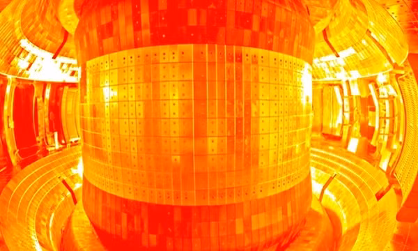 Ngày 4/12, Trung Quốc đạt được bước tiến mới trong công nghệ phản ứng tổng hợp hạt nhân có kiểm soát (phản ứng nhiệt hạch) sau khi chạy thử thành công cỗ máy phản ứng HL-2M Tokamak thế hệ mới.