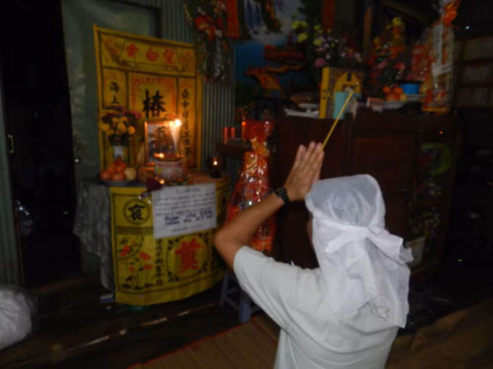 Mau thuan trong luc danh bac, mot nguoi bi danh chet