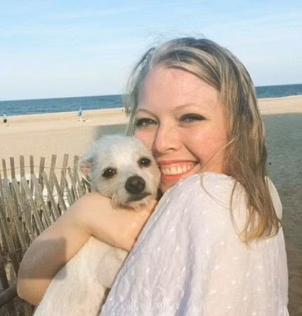 Gia dinh ky la "mot vo hai chong", phap luat bo tay khong hieu-Hinh-5