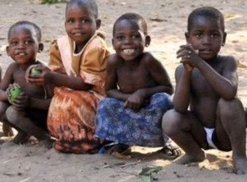 Được biết, mặc dù không hề muốn sinh tiếp vì hiện tại gia đình cô đã ở trong trạng thái quá tải thế nhưng cô Mariam không thể ngăn được.