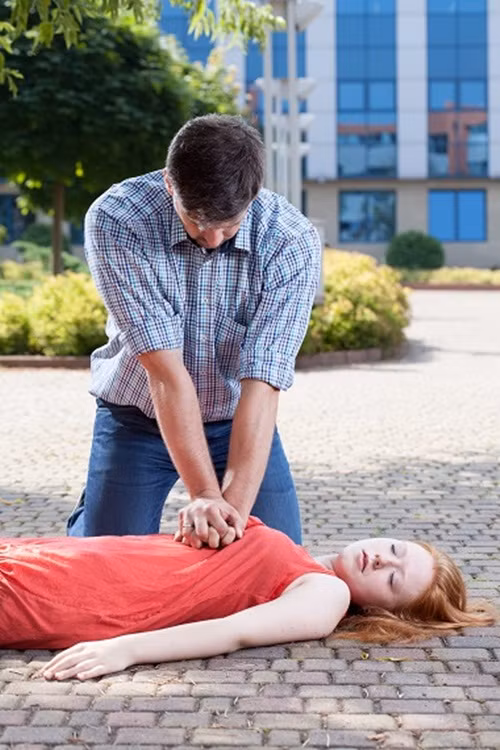 Cuu song nguoi, con bi kien nguoc vi ly do bat ngo nay