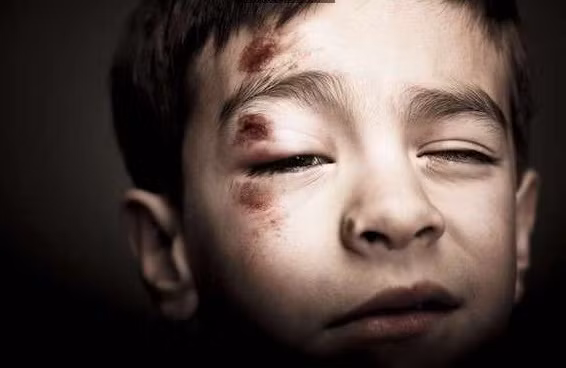 Cau be noi dung 2 tu... canh sat lap tuc bat giam nguoi me