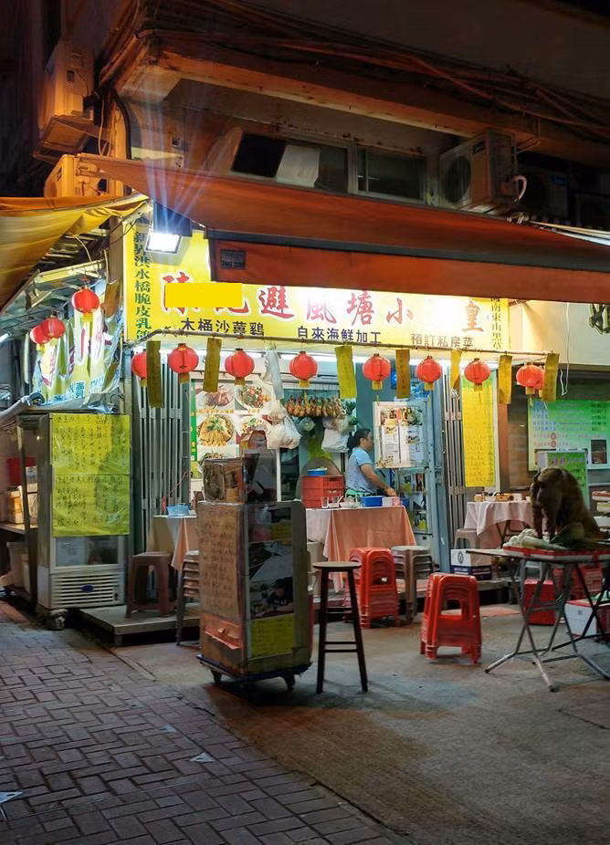 Nghe tieng keu tham thuong trong quan an... den phat hien dieu kinh hoang-Hinh-2