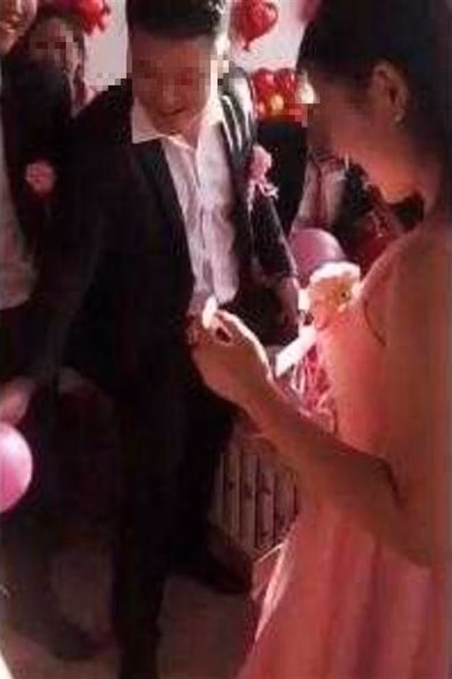 Co dau gian du huy hon vi chu re lam dieu "nhay cam" nay