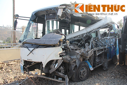 Nạn nhân tai nạn thảm khốc Bình Thuận không ngờ mình còn sống - Hình 4 Nan nhan tai nan tham khoc Binh Thuan khong ngo minh con song-Hinh-4