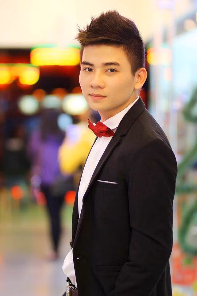 “Ngày hôm nay chỉ là cảnh mộng, và ngày mai chỉ là một giấc mơ. Nhưng ngày hôm nay sống tốt sẽ khiến mỗi ngày qua là giấc mơ hạnh phúc, và mỗi ngày mai là giấc mơ hy vọng… Bản thân sinh ra là một bản gốc, xin đừng chết như một bản sao", đó là châm ngôn sống của Đồng.